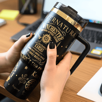Exclusivo: Garrafa Térmica 1.2L Edição Especial Supernatural Customizada Dourado Gravação Laser + *BRINDE 1x Chaveiro Exclusivo* - EDIÇÃO LIMITADA