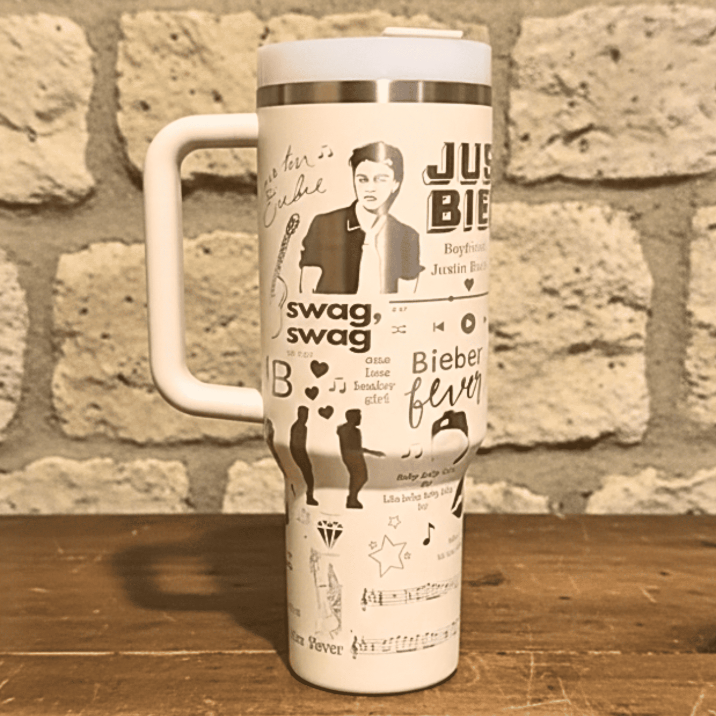 Exclusivo: Garrafa Térmica 1.2L Edição Especial Justin Bieber Customizada Gravação Laser + *BRINDE 1x Chaveiro Exclusivo* - EDIÇÃO LIMITADA