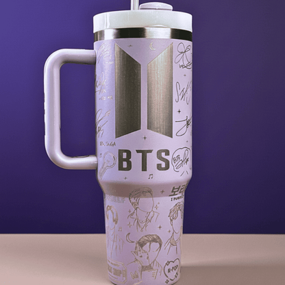 Exclusivo: Garrafa Térmica 1.2L Edição Especial BTS Customizada Gravação Laser + *BRINDE 1x Chaveiro Exclusivo* - EDIÇÃO LIMITADA