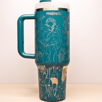 Exclusivo: Garrafa Térmica 1.2L Edição Especial BTS Customizada Gravação Laser + *BRINDE 1x Chaveiro Exclusivo* - EDIÇÃO LIMITADA