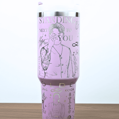 Exclusivo: Garrafa Térmica 1.2L Edição Especial BTS Customizada Gravação Laser + *BRINDE 1x Chaveiro Exclusivo* - EDIÇÃO LIMITADA