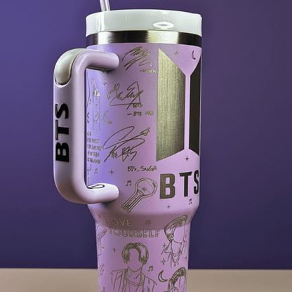 Exclusivo: Garrafa Térmica 1.2L Edição Especial BTS Customizada Gravação Laser + *BRINDE 1x Chaveiro Exclusivo* - EDIÇÃO LIMITADA