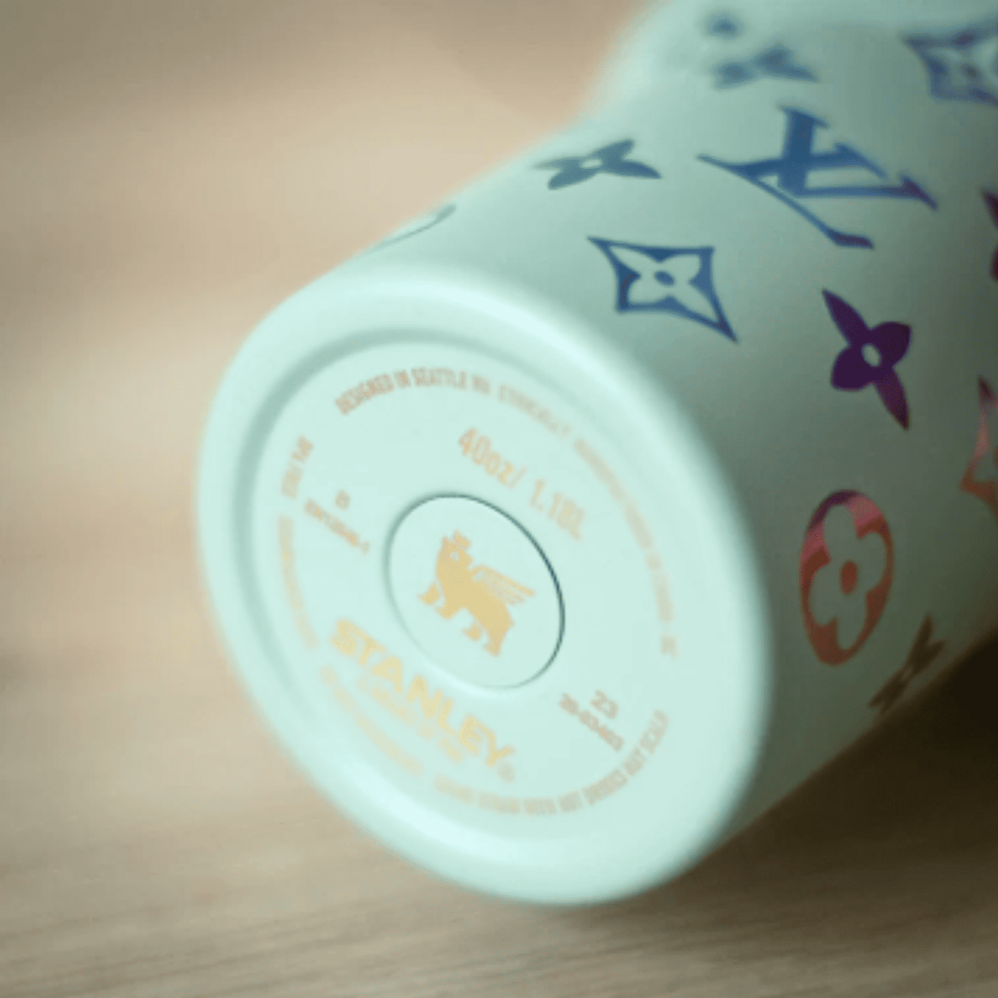 Exclusivo: Garrafa Térmica 1.2L Edição Luxo Especial LVT Customizada Gravação Laser + *BRINDE 1x Chaveiro Exclusivo* - EDIÇÃO LIMITADA