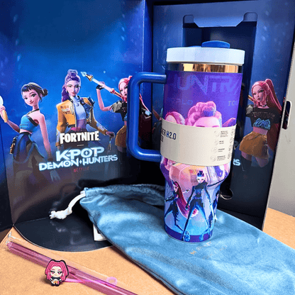 Exclusivo: Garrafa Térmica 1.2L Edição Especial Guerreiras do K-Pop Caixa Customizada + *BRINDE 1x Chaveiro Exclusivo* - EDIÇÃO LIMITADA