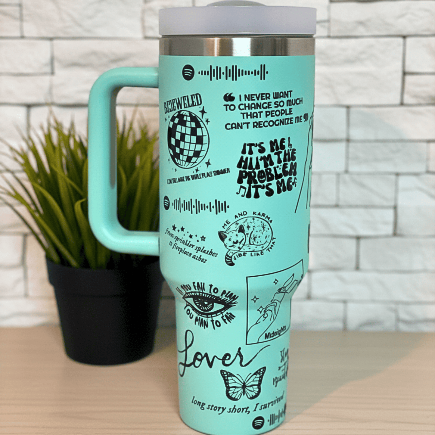 Exclusivo: Garrafa Térmica 1.2L Edição Especial Taylor Eras Tour Customizada Gravação Laser + *BRINDE 1x Chaveiro Exclusivo* - EDIÇÃO LIMITADA