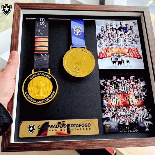 Exclusivo: Quadro de Medalhas Botafogo Multicampeão 2024 Brasileirão e Libertadores Moldura de Madeira 33x33cm + *BRINDE 1x Caneca* - EDIÇÃO LIMITADA