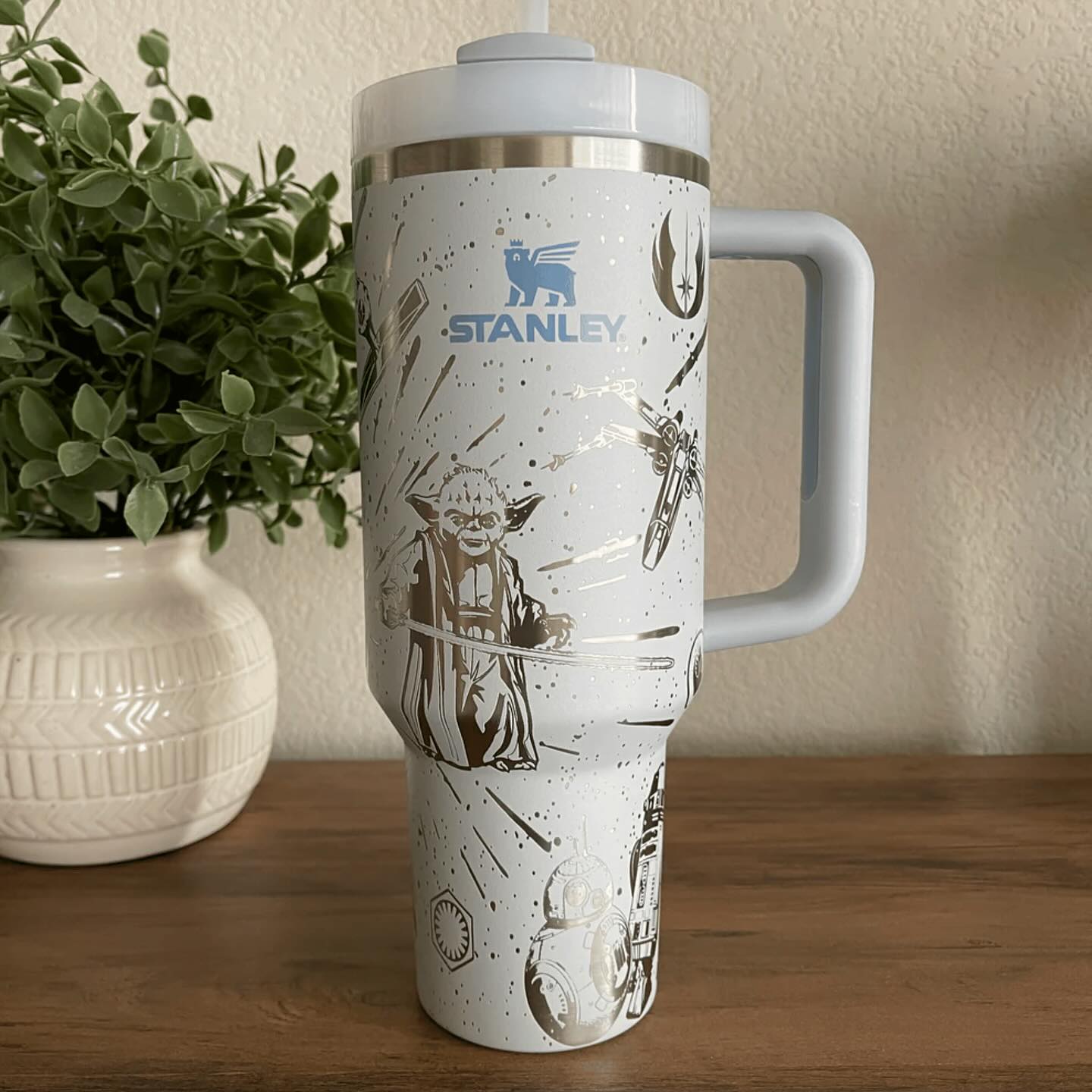 Exclusivo: Garrafa Térmica 1.2L Edição Especial SW Customizada Gravação Laser + *BRINDE 1x Chaveiro Exclusivo* - EDIÇÃO LIMITADA